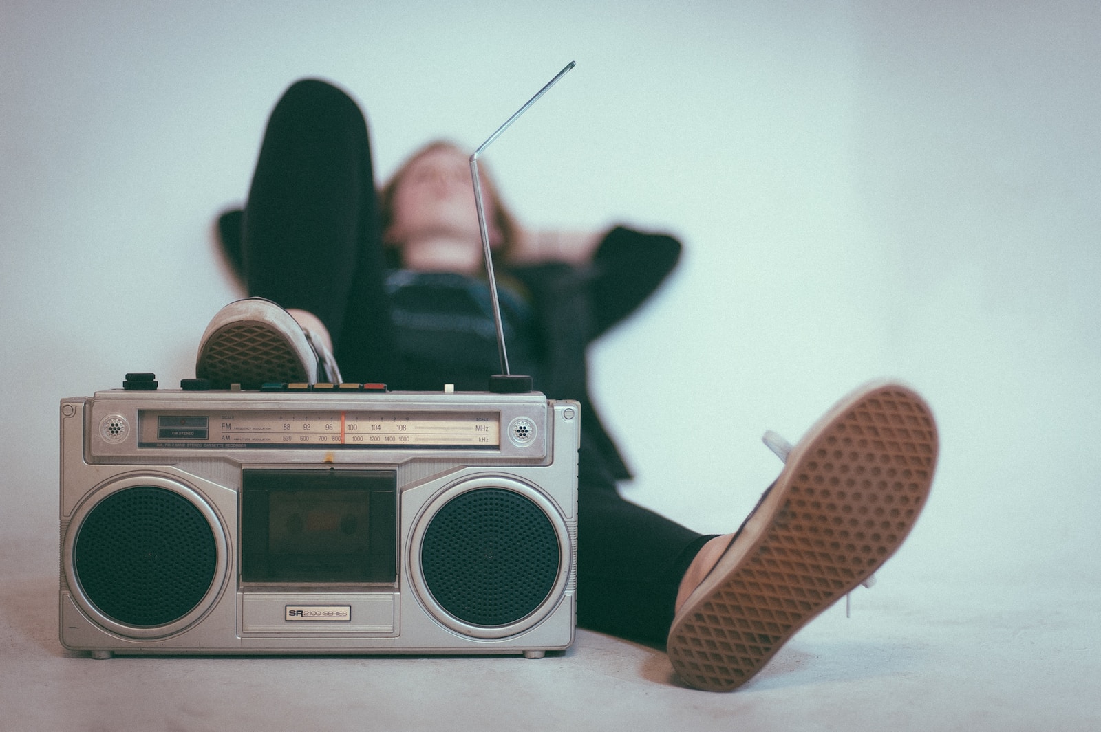 Muzyka a emocje: Jak dźwięki wpływają na nasz nastrój i wywołują różne uczucia?